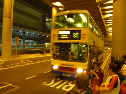 bus from hkg ap.jpg