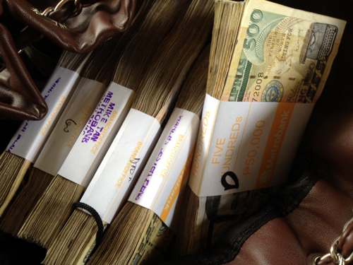 money pesos.jpg
